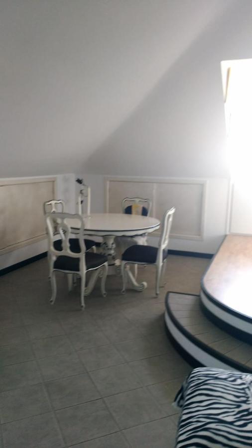 Casa Lilli Lägenhet Vallecrosia Exteriör bild